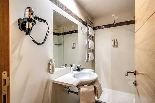 Standard Üç Kişilik Oda