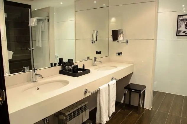 Standard Tek Büyük veya İki Ayrı Yataklı Oda