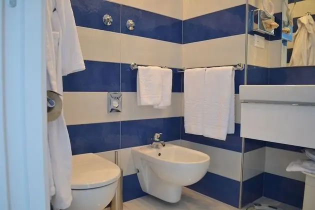Deluxe Tek Büyük Yataklı Oda, 1 Çift Kişilik Yatak, Deniz Manzaralı