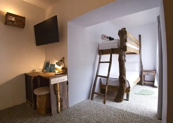 Design Tek Büyük veya İki Ayrı Yataklı Oda, Özel Banyo (Family room)