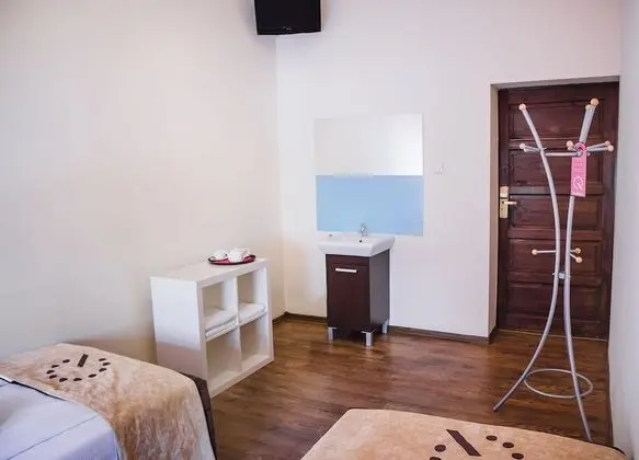 Tek Büyük Yataklı Oda, Ortak Banyo