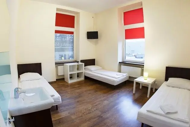 Üç Kişilik Oda, Ortak Banyo