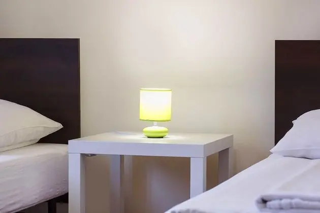 Üç Kişilik Oda, Ortak Banyo