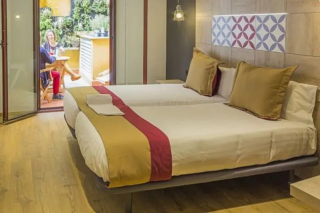 Tek Büyük veya İki Ayrı Yataklı Oda, Teras