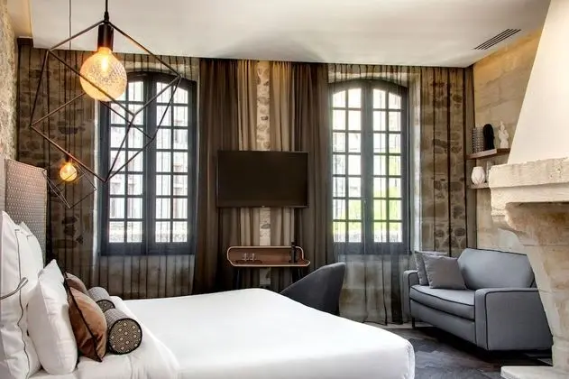 Premium Tek Büyük Yataklı Oda