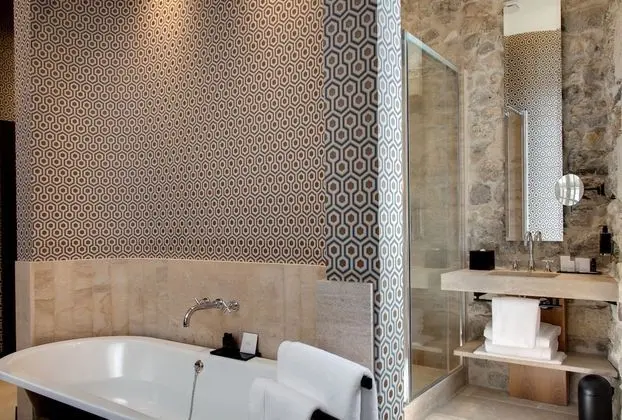 Premium Tek Büyük Yataklı Oda