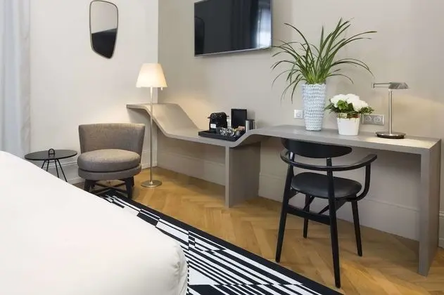 Deluxe Tek Büyük Yataklı Oda