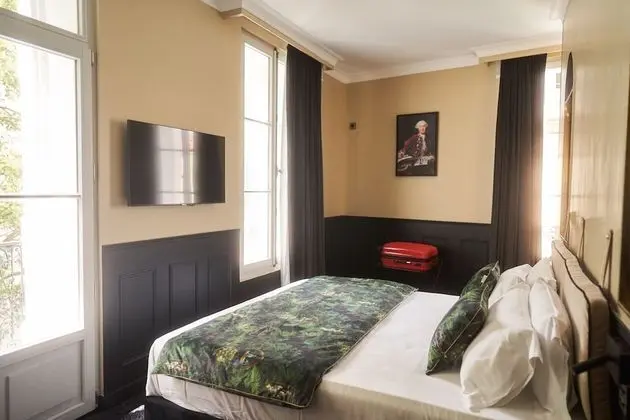 Luxury Tek Büyük Yataklı Oda