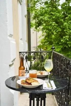 Luxury Tek Büyük Yataklı Oda