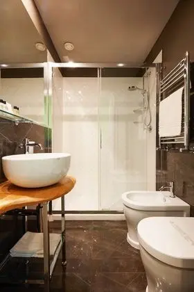 Comfort Tek Büyük Yataklı Oda, 1 En Büyük (King) Boy Yatak, Anti Alerjik (Stair Access Only)