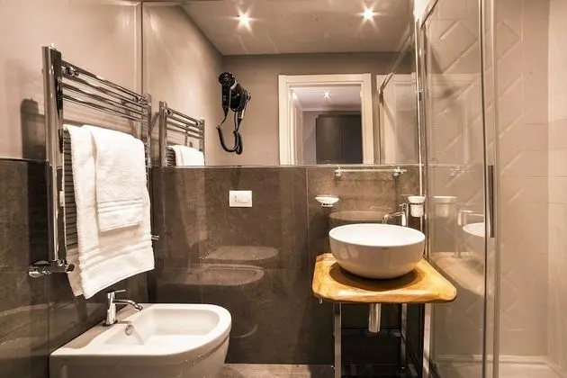 Comfort Tek Büyük Yataklı Oda, 1 En Büyük (King) Boy Yatak, Anti Alerjik (Stair Access Only)