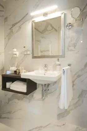 Deluxe Tek Büyük veya İki Ayrı Yataklı Oda