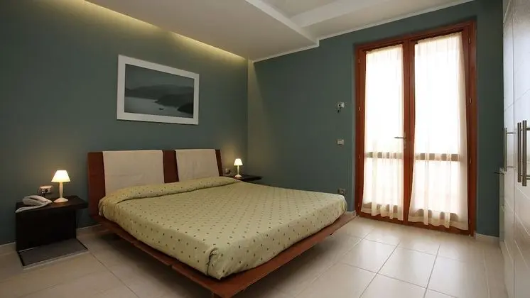 Design Tek Büyük Yataklı Oda, Balkon