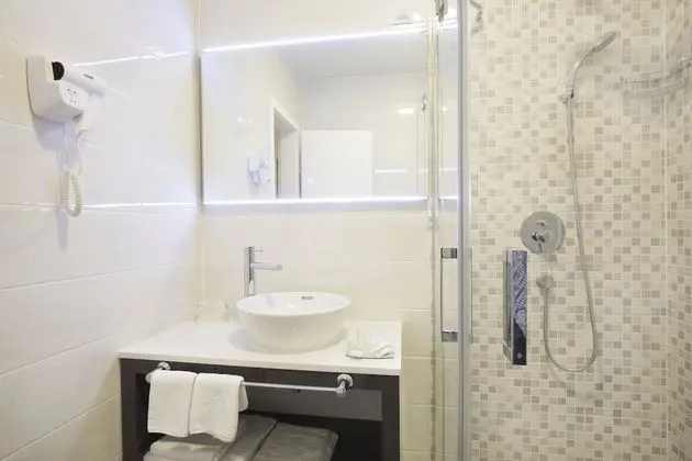 Deluxe Tek Büyük veya İki Ayrı Yataklı Oda, Balkon