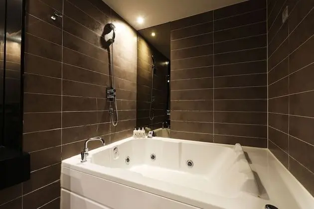 Luxury Oda