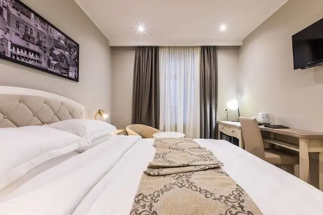 Standard Tek Büyük Yataklı Oda