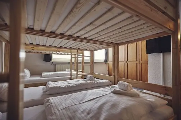 Basic Oda (4 bunk beds)