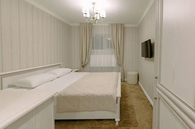 Comfort Tek Büyük Yataklı Oda (semi-basement floor)