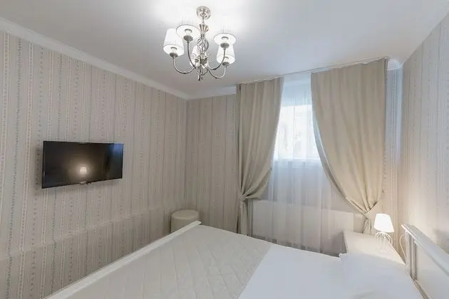 Comfort Tek Büyük Yataklı Oda (semi-basement floor)