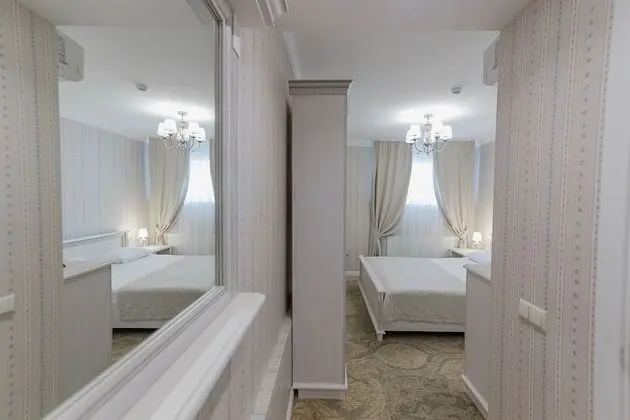 Comfort Tek Büyük Yataklı Oda (semi-basement floor)