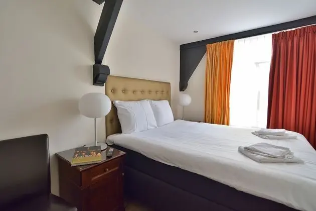Small double room