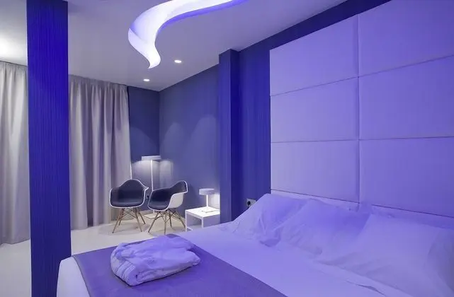 Design Tek Büyük Yataklı Oda, Jakuzi (Vistas al castillo)