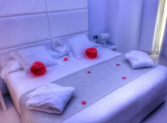 Design Tek Büyük Yataklı Oda, Jakuzi (Vistas al castillo)