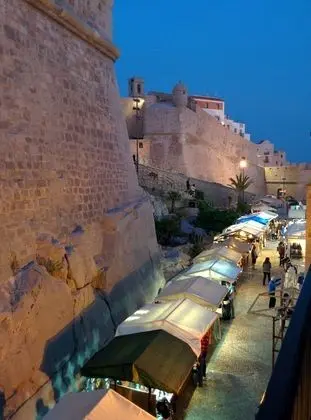 Standard Oda, Balkon (Vistas al castillo)