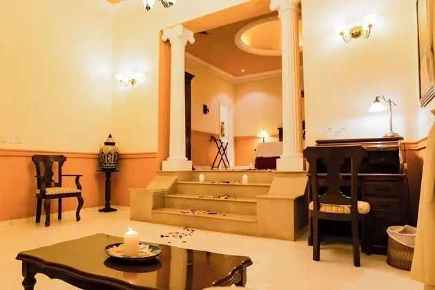 Master Suite with One King Bed & Spa Bath - Garden View