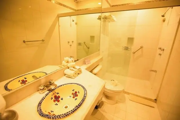 Suite Deluxe 2 double beds & garden view