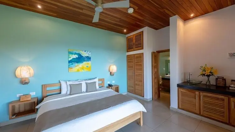 Süit (Jungle, One King Bed)