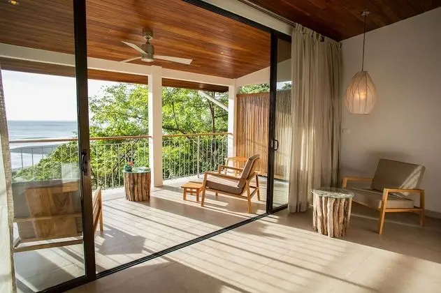 Süit (Panorama, One King Bed)