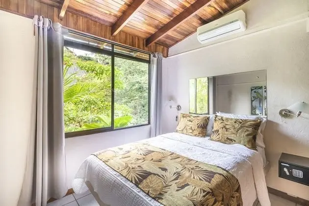 Deluxe One Bedroom Condo