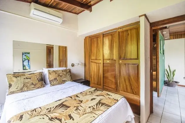 Deluxe One Bedroom Condo