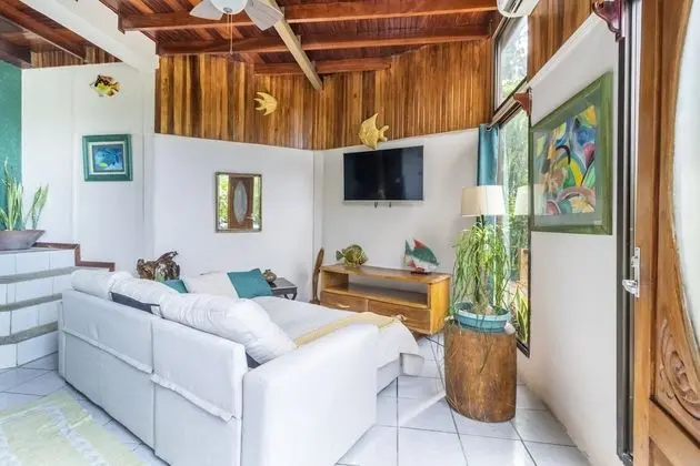 Deluxe One Bedroom Condo