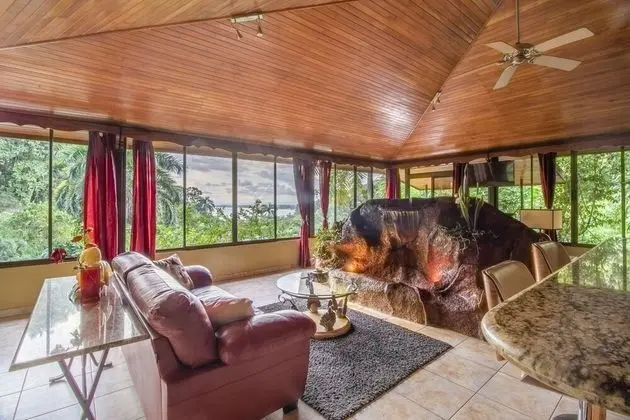 Penthouse Ocean View Suite
