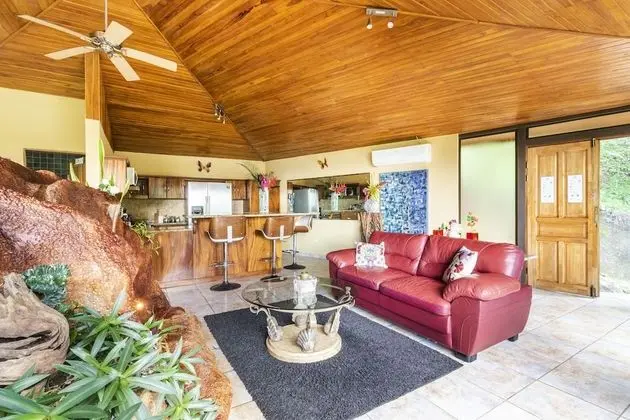 Penthouse Ocean View Suite