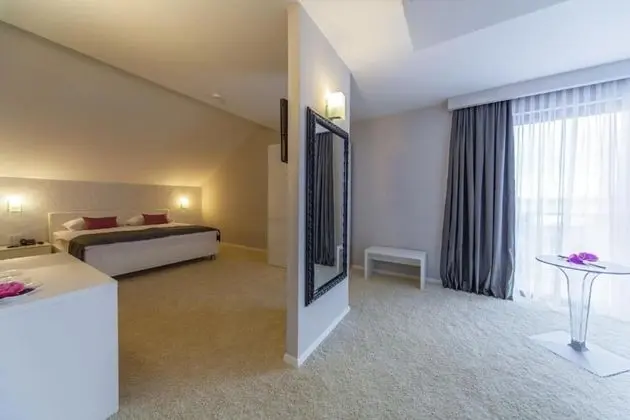 Junior Suite Deluxe Front sea view (2+2)