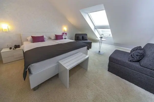 Life Suite Front sea view (2+2)