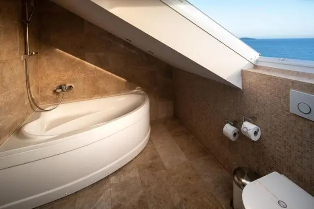 Presidental 2 bedroom Apartment (4+2)