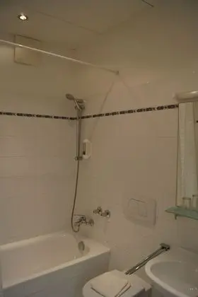 Deluxe Tek Büyük Yataklı Oda, Balkon, Dağ Manzaralı