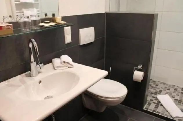 Comfort Tek Büyük Yataklı Oda