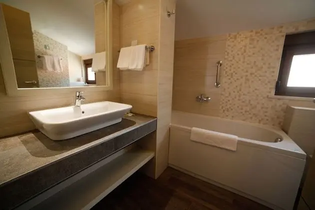 Superior Süit, Balkon, Kısmi Deniz Manzaralı