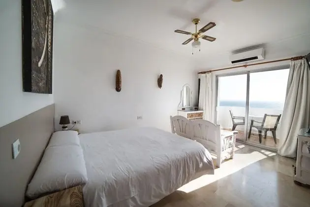 Büyük Yataklı Tek Kişilik Oda