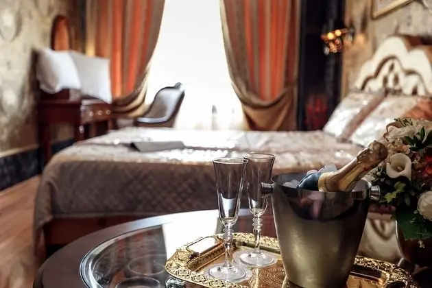 Deluxe Tek Büyük Yataklı Oda