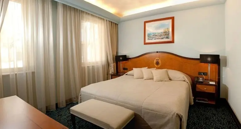 Junior Süit, 1 Yatak Odası, Balkon, Kısmi Deniz Manzaralı