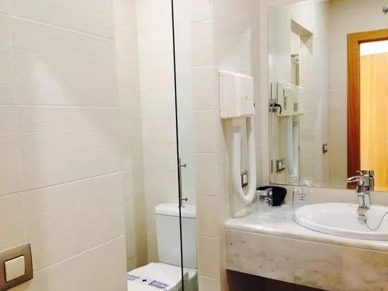 Standard Tek Büyük veya İki Ayrı Yataklı Oda