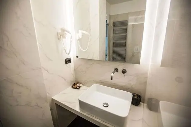 Superior Tek Büyük Yataklı Oda, Balkon, Şehir Manzaralı