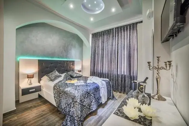 Luxury Tek Büyük veya İki Ayrı Yataklı Oda