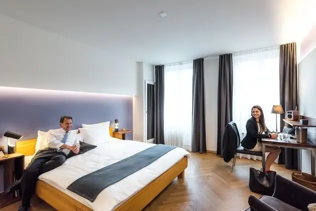 Premium Tek Büyük Yataklı Oda